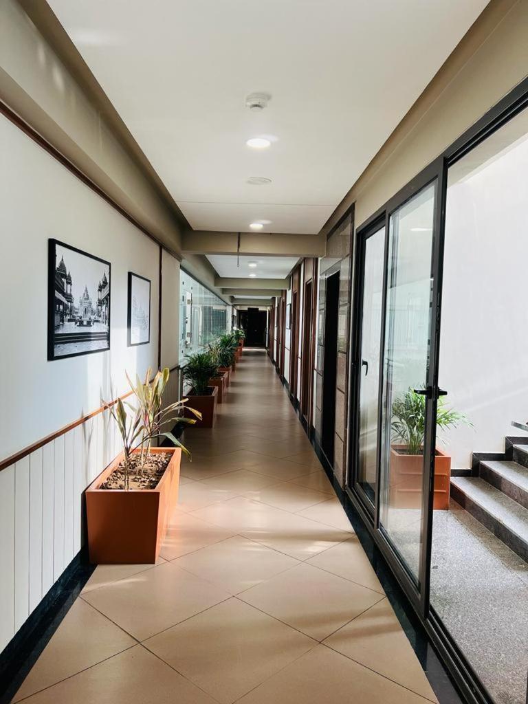 The Lemon Grass Hotel Gandhinagar Bagian luar foto