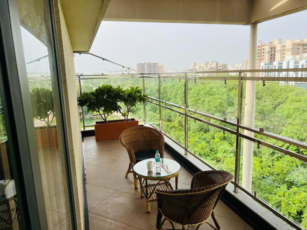 The Lemon Grass Hotel Gandhinagar Bagian luar foto