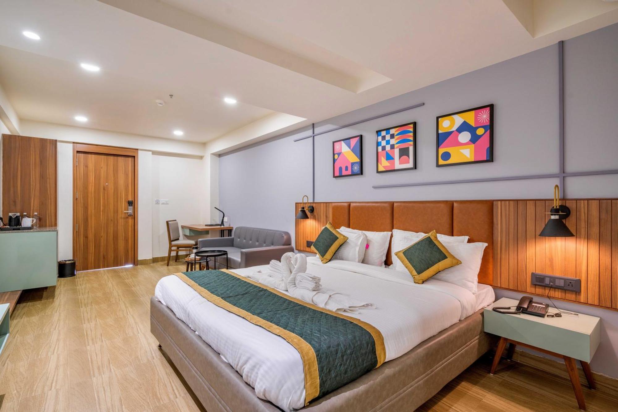 The Lemon Grass Hotel Gandhinagar Bagian luar foto