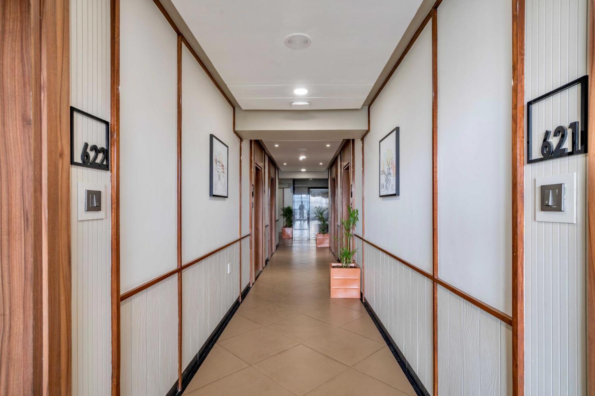 The Lemon Grass Hotel Gandhinagar Bagian luar foto